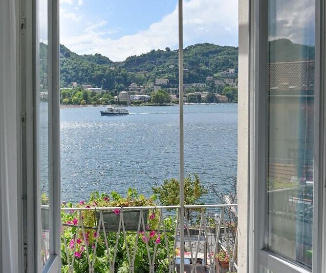 标准间带湖景, Marco's