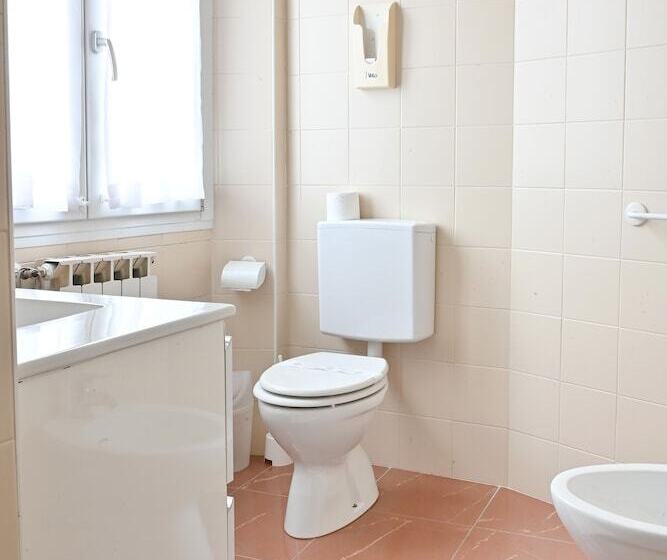 标准间带湖景, Marco's