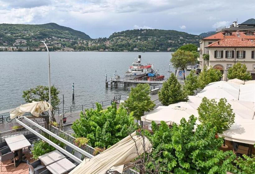 标准三人间, Marco's