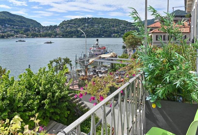 标准间带湖景, Marco's