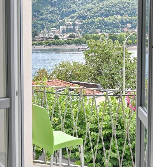 标准间带湖景, Marco's