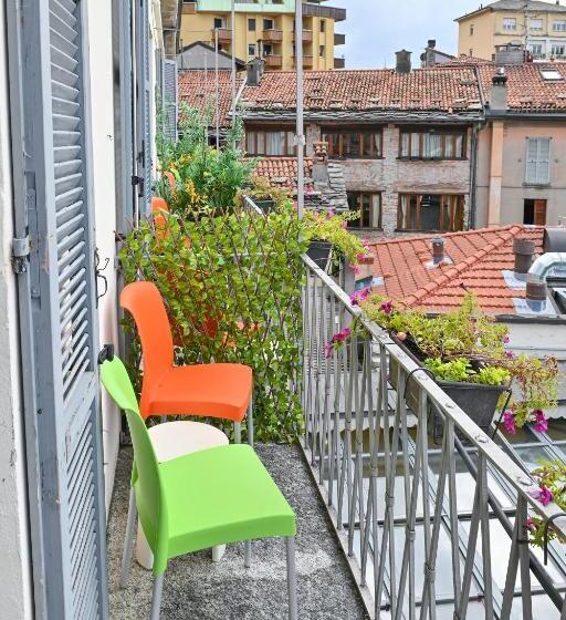 标准间带湖景, Marco's