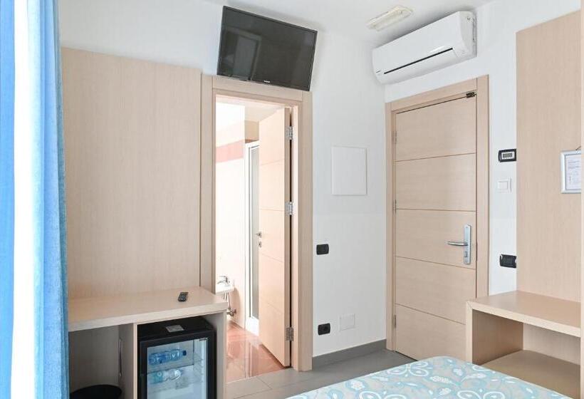 标准间带湖景, Marco's