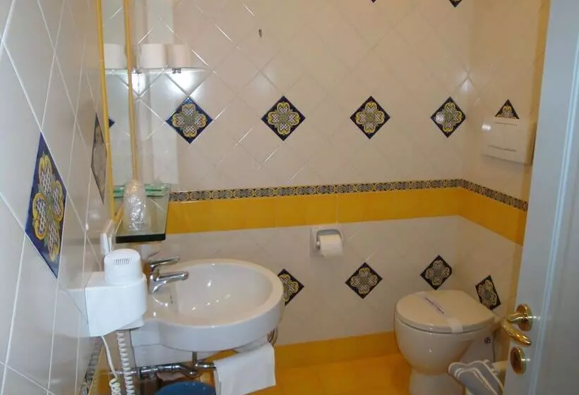 اتاق اکونومی, Meublè Casa Mannini Rooms