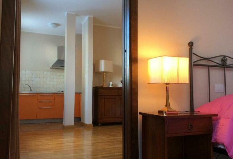 דירת חדר, Relais Forti