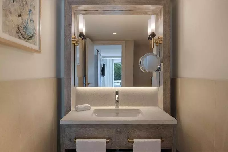 Standard Yhden Hengen Huone, Saturno