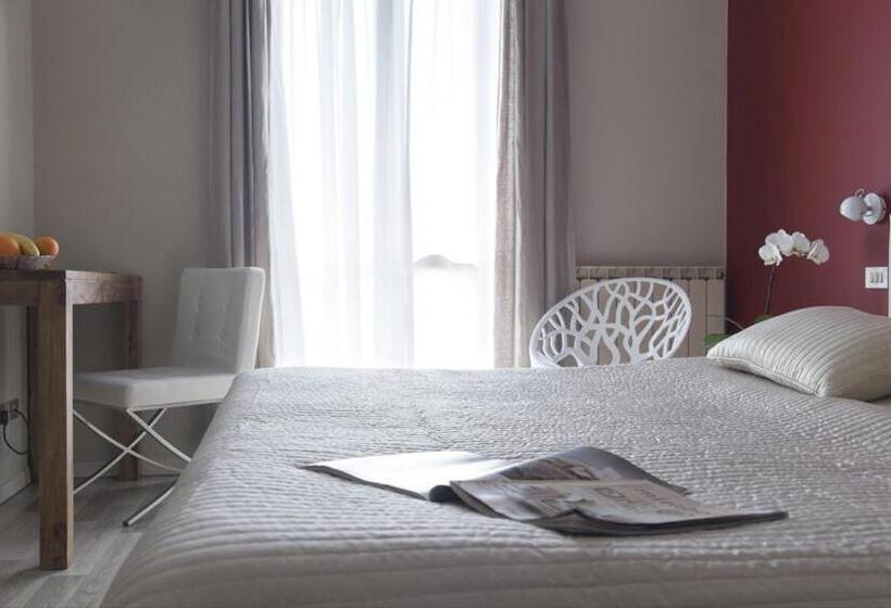 Superior room with lake view, Sole