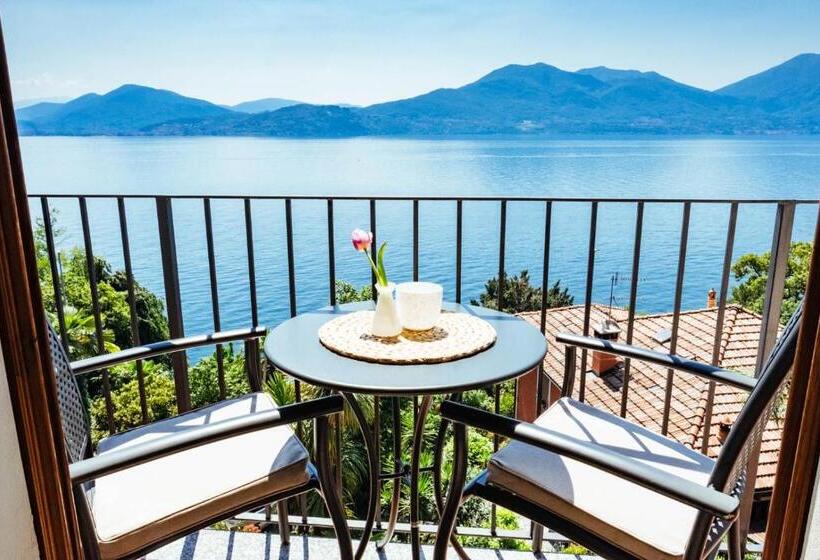 Superior room with lake view, Sole