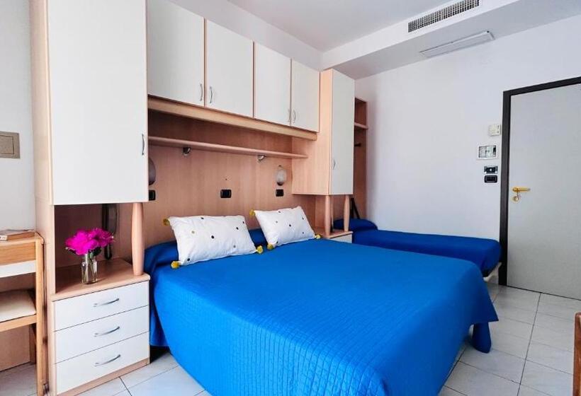 חדר סטנדרט לשלושה, Sorriso