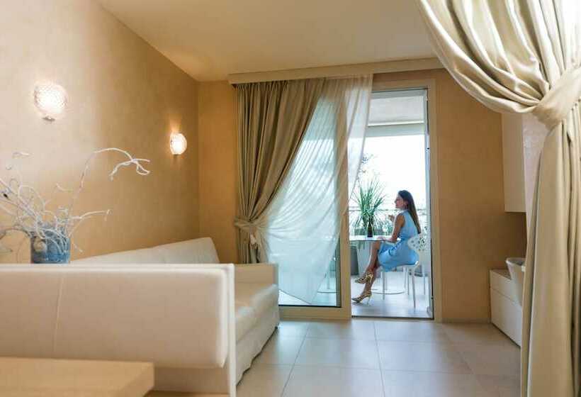 Люкс Классика, Suite & Spa Mirabel