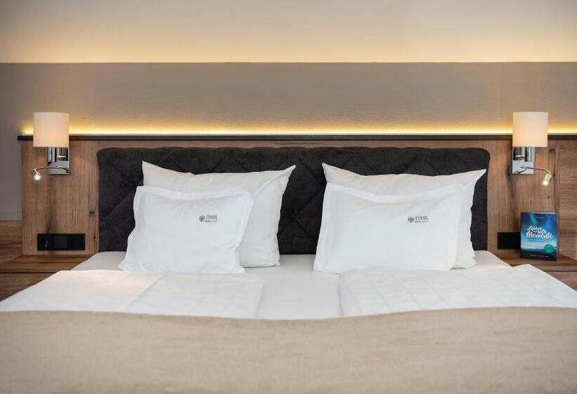 חדר קומפורט, Tyrol