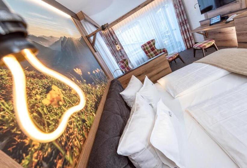 חדר קומפורט, Tyrol