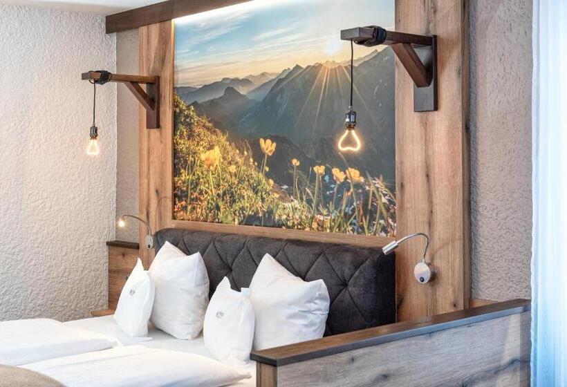 חדר קומפורט, Tyrol