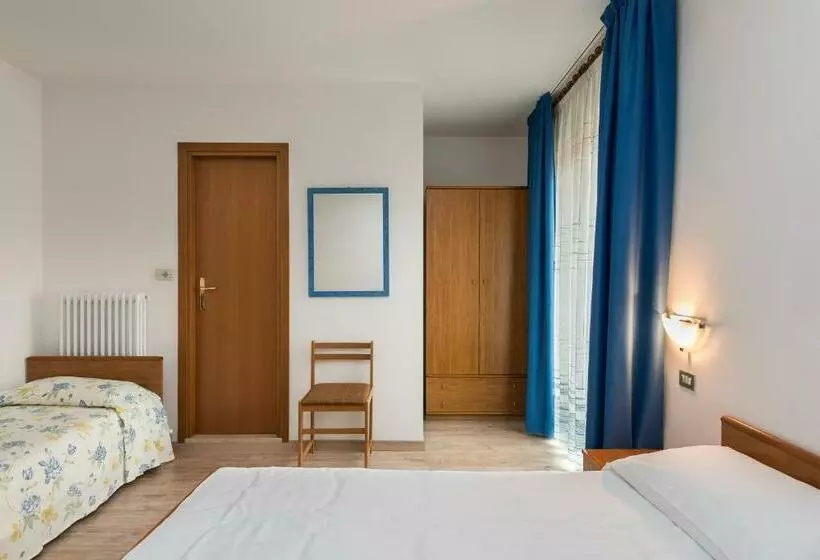 バルコニー付きスタンダードトリプルルーム, Villa Al Vento
