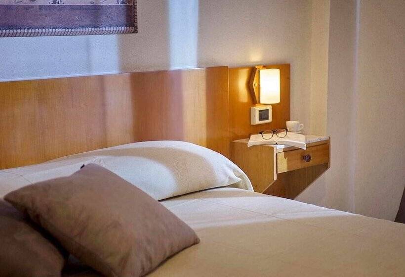 标准三人间, Villa Dei Misteri