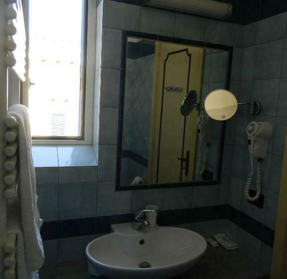 스탠다드 트리플 발코니 룸, Villa Hermosa