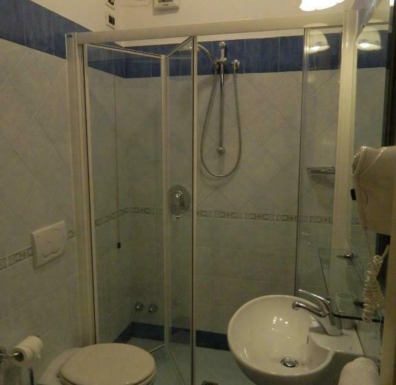 Quarto Triplo Estandar com Sacada, Villa Hermosa
