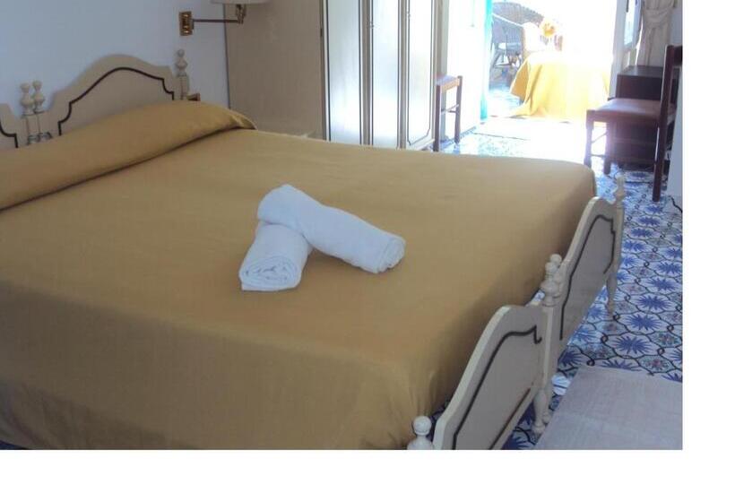 이코노미 룸, Villa Hermosa