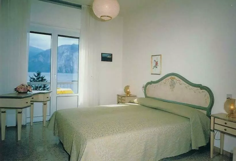اتاق استاندارد با چشم‌انداز دریاچه, Villa Orizzonte