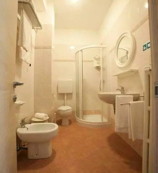 اتاق استاندارد با چشم‌انداز دریاچه, Villa Orizzonte