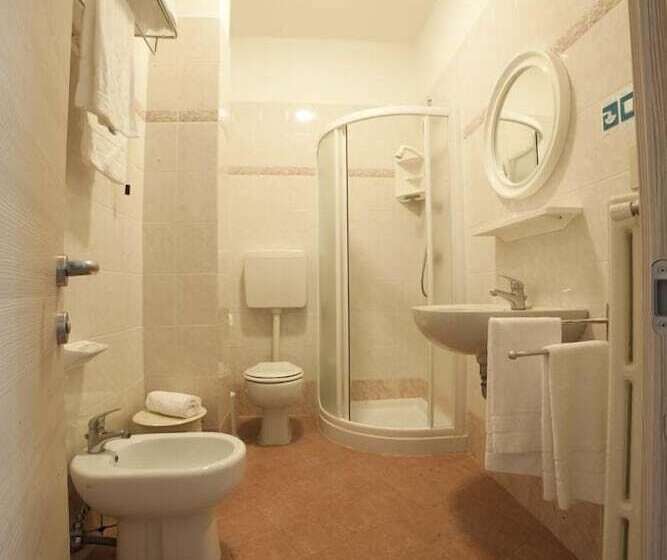 اتاق استاندارد با چشم‌انداز دریاچه, Villa Orizzonte