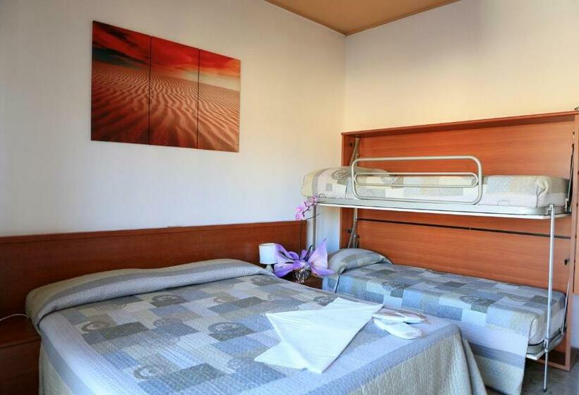 带阳台标准四人间, Virginia