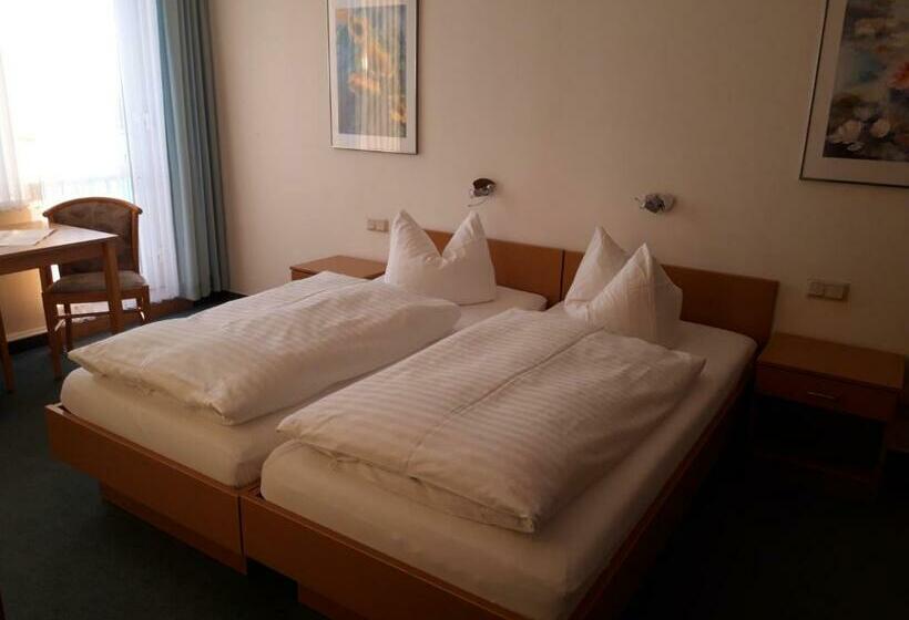 标准间, Zum Sportforum