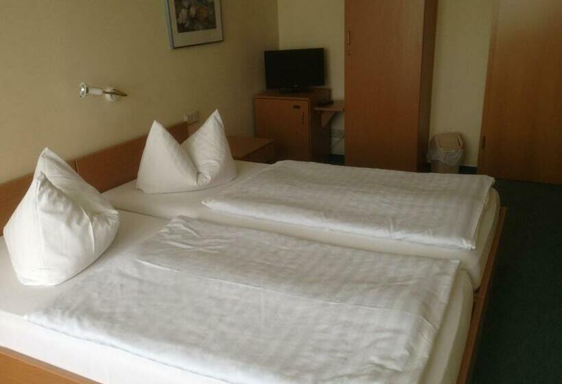 标准间, Zum Sportforum