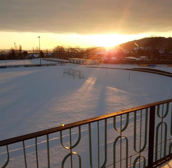 带阳台的三人标准间, Zum Sportforum