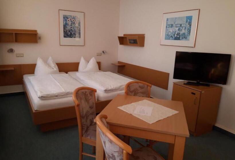 带阳台的三人标准间, Zum Sportforum