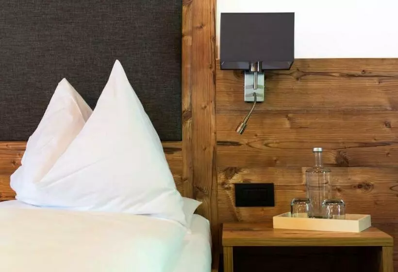 اتاق استاندارد یک نفره, Charme Hotel Uridl