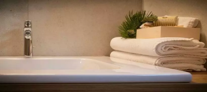 اتاق استاندارد یک نفره, Charme Hotel Uridl