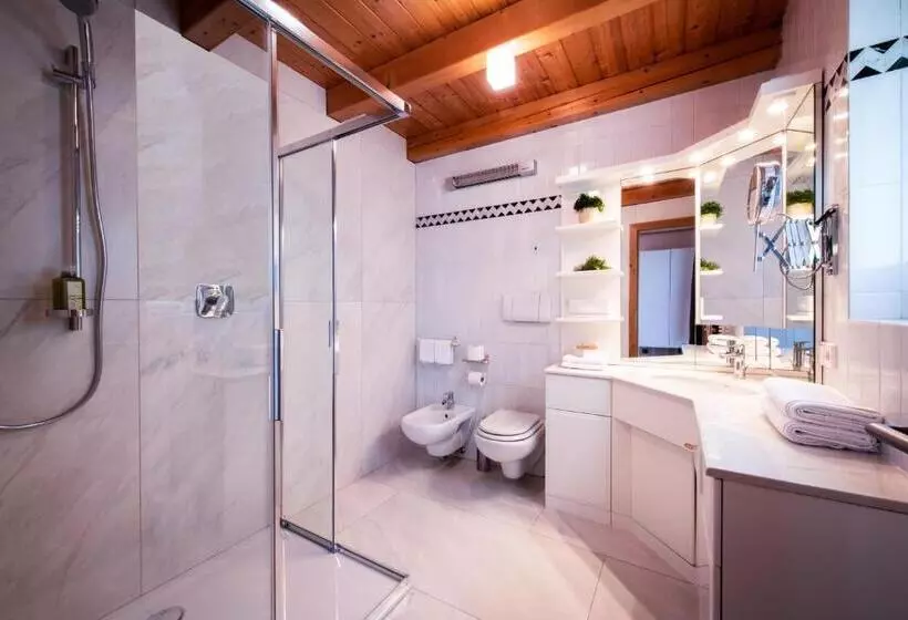 سوییت, Charme Hotel Uridl