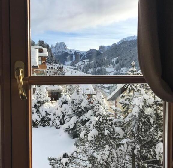 스위트, Charme Hotel Uridl