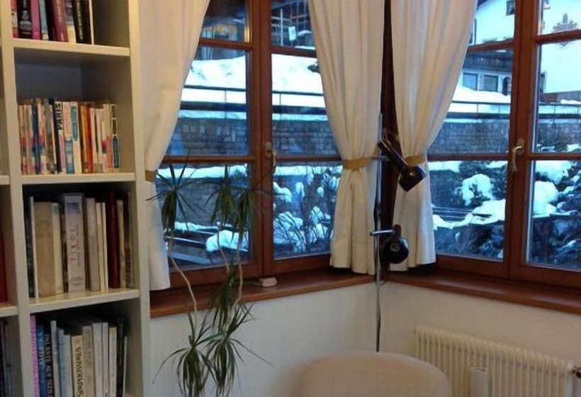 스위트, Charme Hotel Uridl