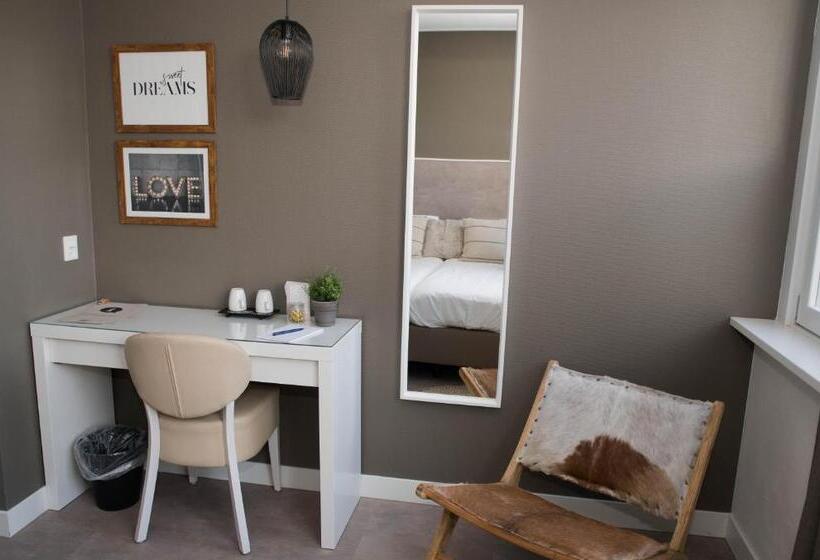 غرفة قياسية, The Bloom