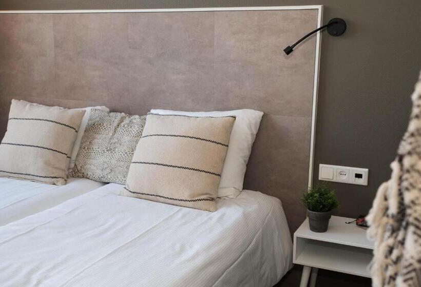 غرفة قياسية, The Bloom