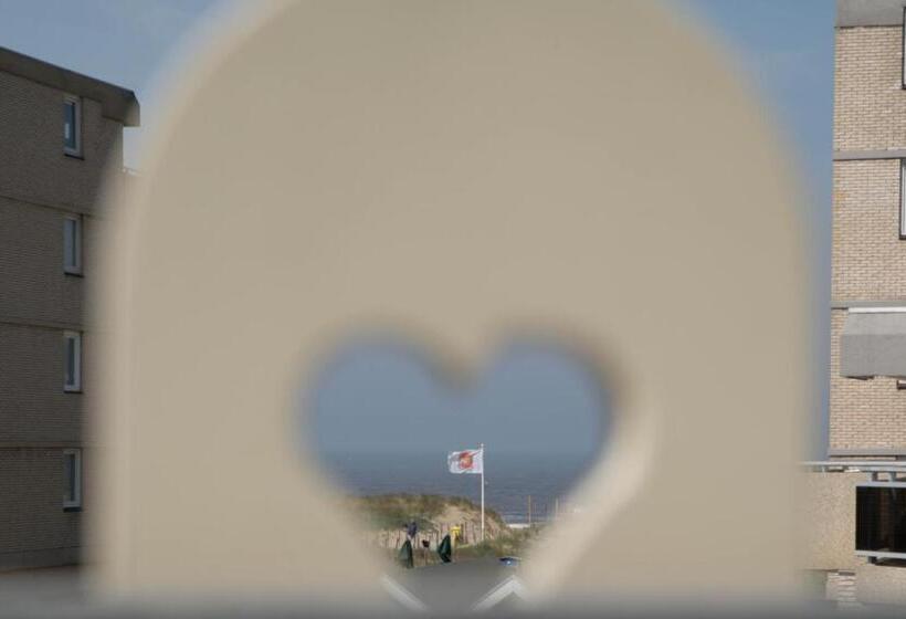 غرفة قياسية مطلّة علي البحر مزوَّدة بشُرفة, The Bloom