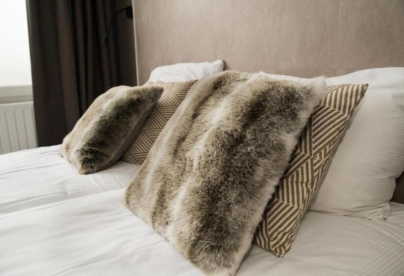 غرفة قياسية مطلّة علي البحر مزوَّدة بشُرفة, The Bloom