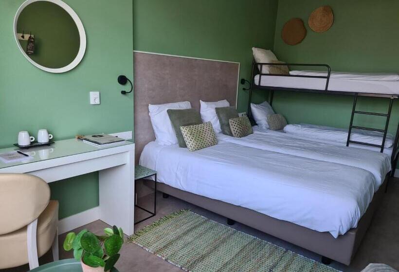 غرفة قياسية رباعية, The Bloom