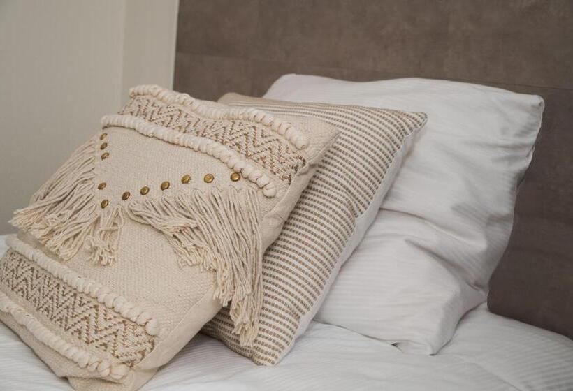 غرفة قياسية فردية مزودة بشُرفة, The Bloom