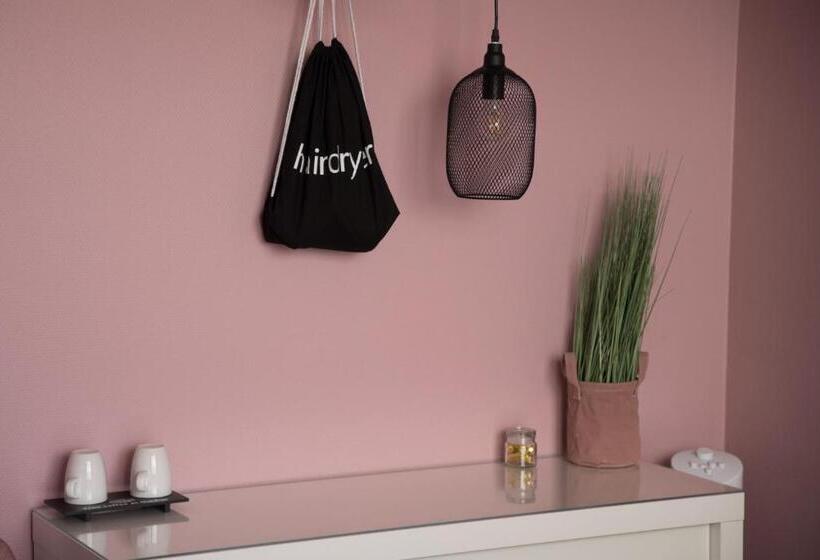 Quarto Basic, The Bloom