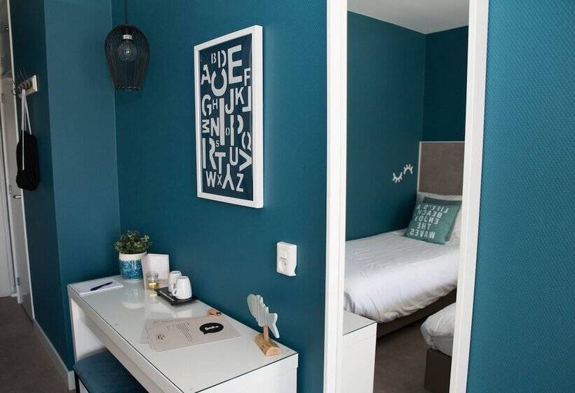 غرفة قياسية ثلاثية, The Bloom