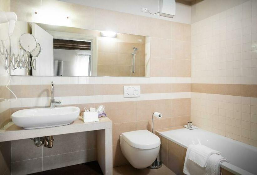 غرفة قياسية, Corte Dei Soavi