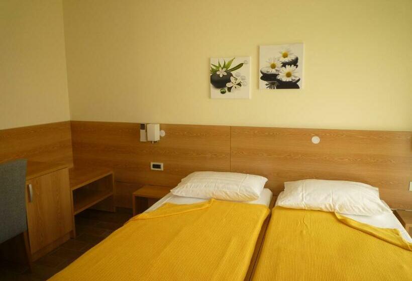 غرفة قياسية, Bed & Breakfast Grgic