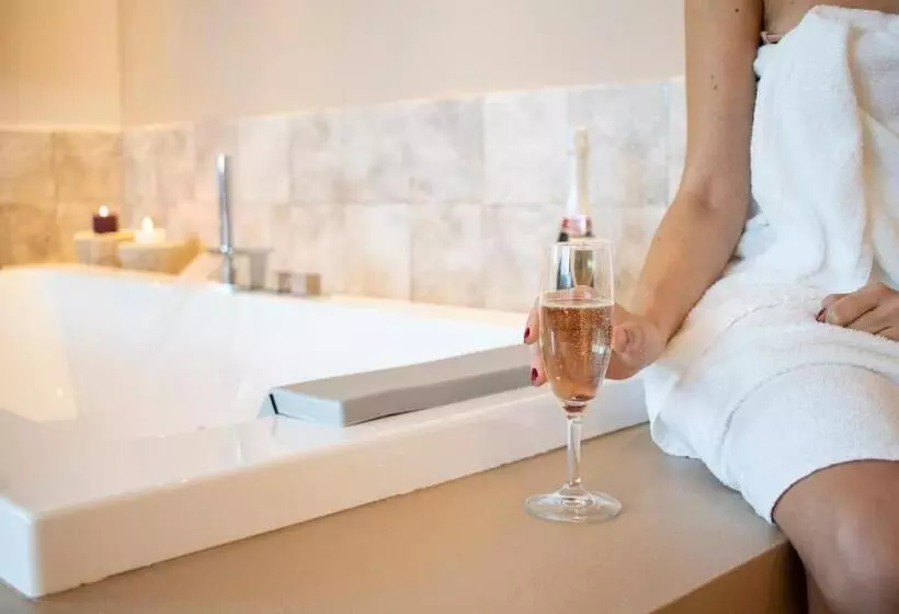 ハイドロマッサージバス付きジュニアスイート, Dimorae Rooms And Suites   Apartments