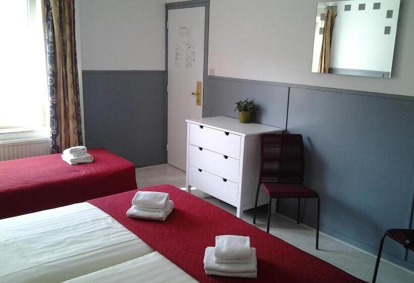 اتاق استاندارد سه نفره, Dupuis