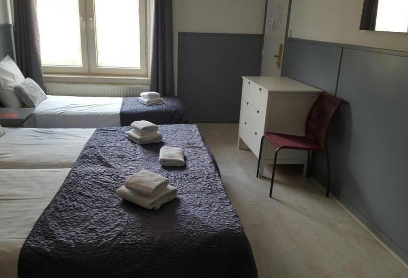 اتاق استاندارد سه نفره, Dupuis