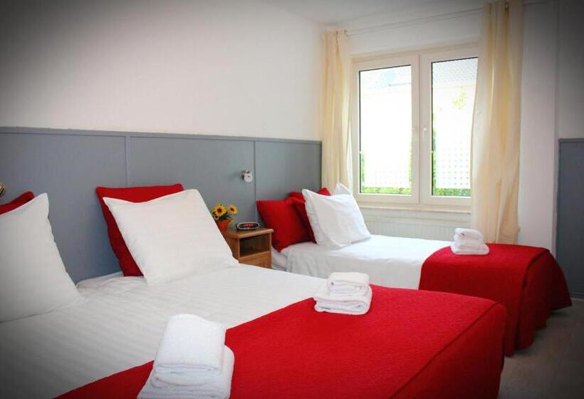 اتاق استاندارد سه نفره, Dupuis