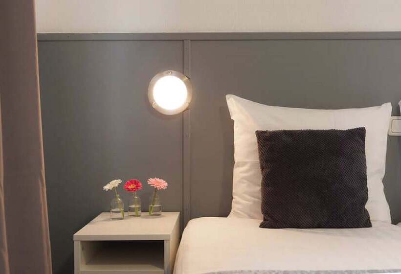 اتاق خانوادگی, Dupuis